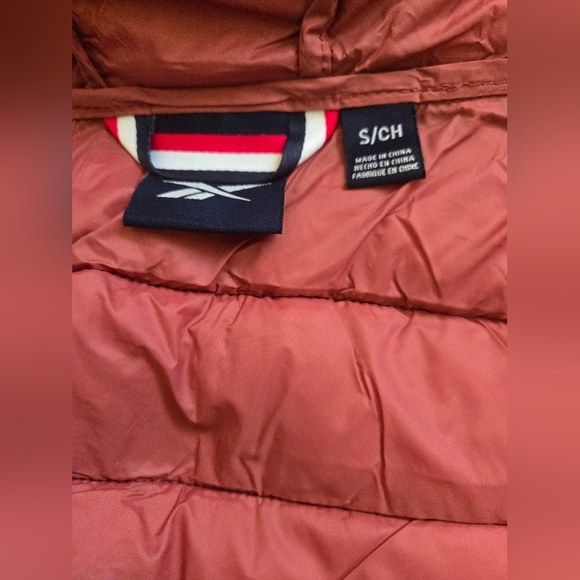 Reebok NEW WITH TAGS  Women's Burgundy and Orange Puffer Jacket. Size Small - Picture 10 of 15